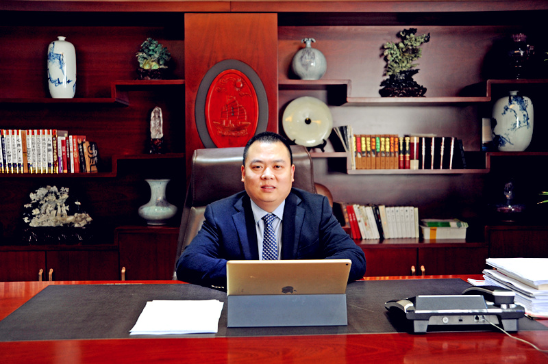 新時(shí)代，我們堅(jiān)定前行